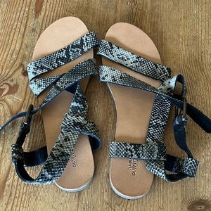Urban Outfitter Sandals NWOT